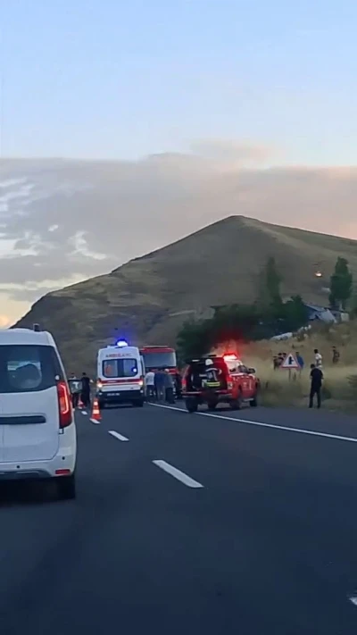 Erzurum’da otomobil takla attı: 1 ölü, 1 yaralı
