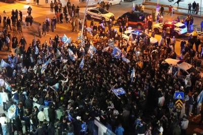 Erzurum&rsquo;da S&uuml;per Lig coşkusu caddelere sığmadı
