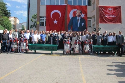 Erzurum&rsquo;da yetiştiricilere 288 sıvat ve 120 s&uuml;t sağım makinesi dağıtıldı
