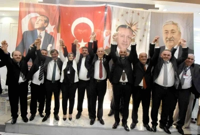 Erzurum ESOB&rsquo;ta 7&rsquo;nci kez g&uuml;ven tazeleyen Başkan Fırat: "Se&ccedil;imler g&ouml;n&uuml;llere girmekle kazanılıyor"
