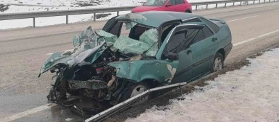 Erzurum-Pasinler yolunda trafik kazası: 1&rsquo;i ağır 3 yaralı
