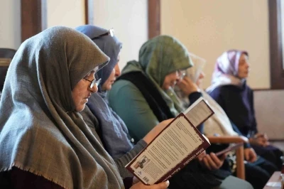 Erzurum&rsquo;un kitap kurdu ev hanımları: Martin Eden&rsquo;i de okuyorlar İlber Ortaylı&rsquo;yı da
