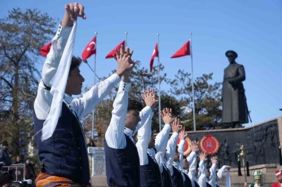 Erzurum&rsquo;un kurtuluşunun 108&rsquo;nci yıl d&ouml;n&uuml;m&uuml;n&uuml; coşkuyla kutladı
