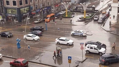 Erzurum yağmurla serinledi
