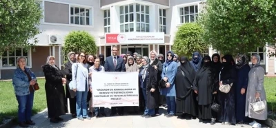 Erzurumlu kadın &ccedil;ift&ccedil;ilerden Erzincan&rsquo;a &ccedil;ıkarma
