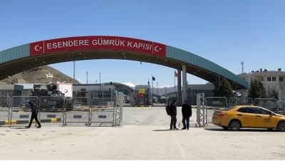 Esendere Sınır Kapısı&rsquo;nda "g&uuml;venli ge&ccedil;iş" mesaisi s&uuml;r&uuml;yor
