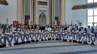 Esenler&rsquo;de 114 hafıza İstanbul Valisi Davut G&uuml;l&rsquo;den umre m&uuml;jdesi
