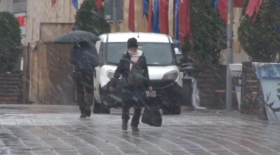 Esenler&rsquo;de kar yağışı
