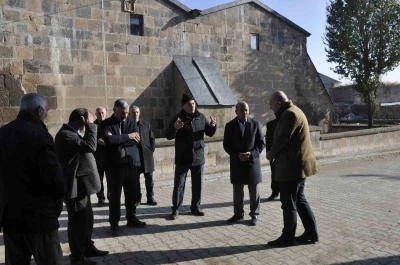 Esenlik Külliyesinde 8 milyon liralık dayanışma örneği
