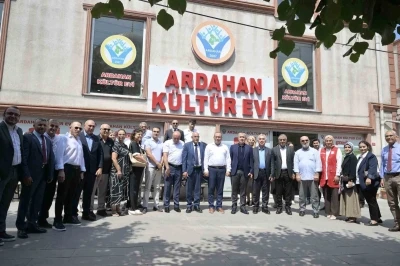 Esenyurt Belediye Başkan Vekili Aksoy, kahvaltı programında hizmetleri anlattı
