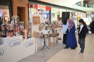 Esenyurt Belediyesi&rsquo;nden Anneler G&uuml;n&uuml;&rsquo;ne &ouml;zel el emeği sergisi

