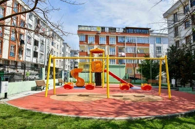 Esenyurt Belediyesi yangında zarar g&ouml;ren parkı yeniledi
