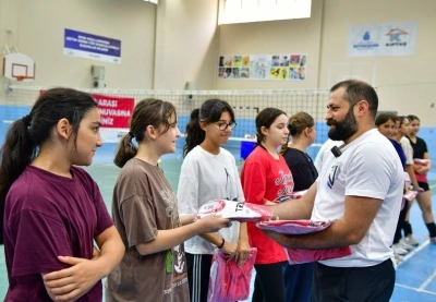 Esenyurt Belediyesi Yaz Spor Okullarında &ccedil;ocuklar yeteneklerini keşfediyor
