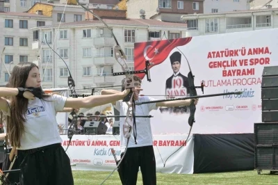 Esenyurt&rsquo;ta 19 Mayıs Atat&uuml;rk&rsquo;&uuml; Anma, Gen&ccedil;lik ve Spor Bayramı coşkuyla kutlandı
