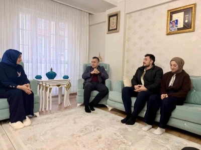 Esenyurt&rsquo;ta Başkan Vekili Can Aksoy, ilk iftarını şehit ailesiyle a&ccedil;tı

