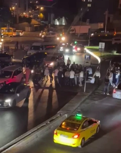 Esenyurt’ta düğün çıkışı taraflar birbirine girdi: O anlar kamerada
