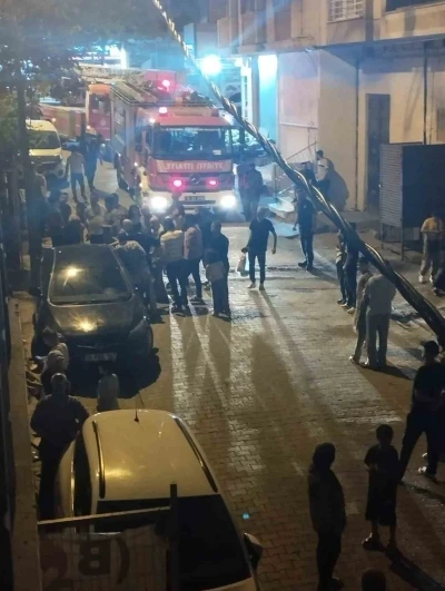 Esenyurt’ta elinde tinerle ev bastı, yanlış evi yaktı
