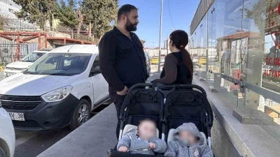 Esenyurt&rsquo;ta eşi ve ikiz bebeklerinin g&ouml;z&uuml; &ouml;n&uuml;nde darp edildi
