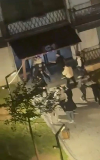 Esenyurt’ta gençler birbirine girdi, sokaklar savaş alanına döndü
