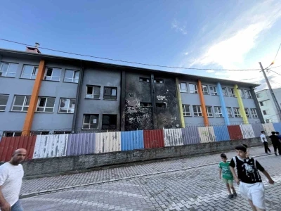 Esenyurt&rsquo;ta ilkokulda yangın
