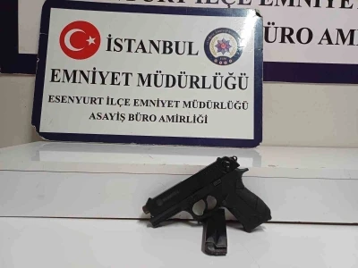 Esenyurt&rsquo;ta iş yerine silahlı saldırı kamerada
