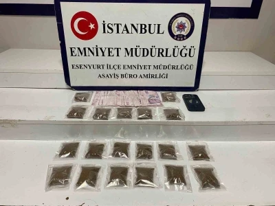 Esenyurt’ta kamyonetten uyuşturucu madde ticareti yapan şüphelilere suçüstü
