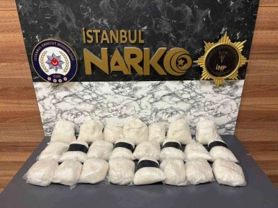 Esenyurt&rsquo;ta kargo ile g&ouml;nderilen buzdolabına gizlenmiş 28 kilo uyuşturucu ele ge&ccedil;irildi
