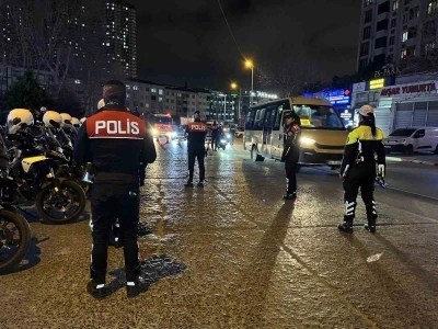 Esenyurt&rsquo;ta polis ekiplerinden trafik denetimi
