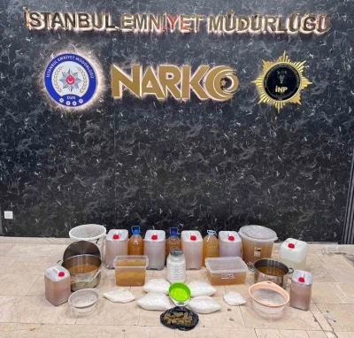 Esenyurt&rsquo;ta uyuşturucu operasyonu: 154 kilo metamfetamin ele ge&ccedil;irildi
