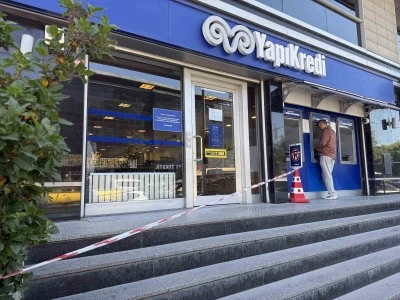 Esenyurt&rsquo;ta Yapı Kredi Bankası şubesine silahlı saldırı
