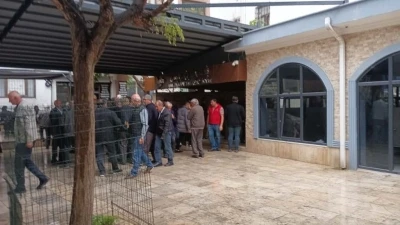 Eşi tarafından sokak ortasında öldürülen kadın son yolculuğuna uğurlandı
