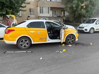 Eşinden kaçmak isteyen kadın silahlı saldırıya uğradı: 3 yaralı
