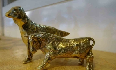 Eşinden &ouml;ğrendi, d&ouml;k&uuml;m&uuml; sanat eserine d&ouml;n&uuml;şt&uuml;r&uuml;yor
