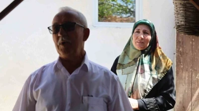 Eşine b&ouml;breğini verdi, sevgileri &ouml;rnek g&ouml;sterildi
