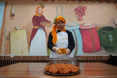 Eşine yardım i&ccedil;in gitti kendi işinin patronu oldu
