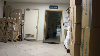 Eşini hastanede silahla vurarak ağır yaraladı
