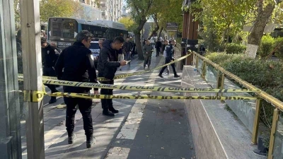 Eşini rahatsız eden adama tuzak kurup ayağından kurşunladı
