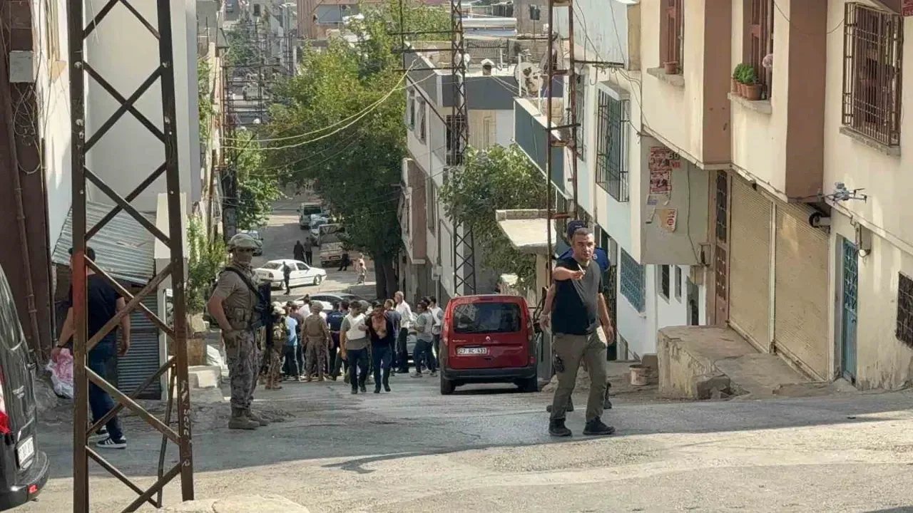 Eşini rehine alan 40 yıla hükümlü operasyonla yakalandı