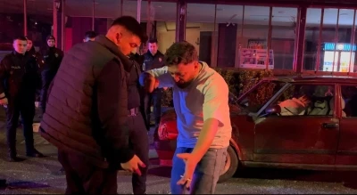 Eşinin yanında darp edildiğini iddia etti, &ouml;fkesini aracına zarar verip &ccedil;ıkardı...
