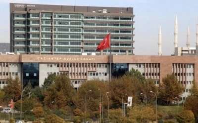 Eski eşini başka adamla g&ouml;rd&uuml;ğ&uuml; i&ccedil;in &ouml;ld&uuml;rmek isteyen sanığa 15 yıl 10 ay hapis