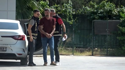 Eski eşini eşarpla boğarak &ouml;ld&uuml;rm&uuml;şt&uuml;, cinayeti nasıl işlediğini anlattı
