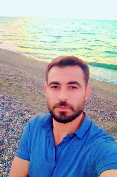 Eski eşinin yanındaki şahsı &ouml;ld&uuml;rd&uuml;, eşini yaraladı
