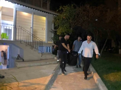 Eski karısını eşarbıyla ve yastıkla boğup polise teslim oldu
