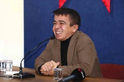 Eski milli halterci Halil Mutlu, ilkokul &ouml;ğrencileriyle buluştu
