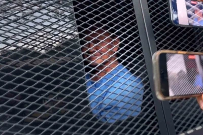 Eski Tayland Başbakanı Shinawatra’ya 1 yıl hapis cezası
