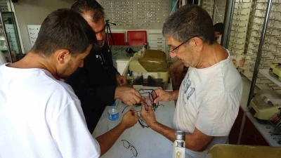 Eski usul gözlükçülükte Mardin’in yaşayan ustası, mesleğe yön veriyor
