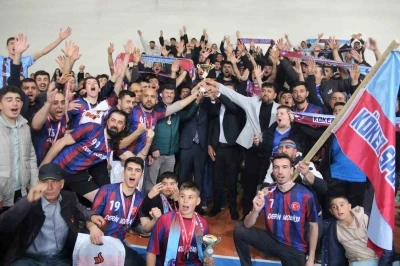 Eskil&rsquo;de voleybol turnuvasının şampiyonu K&ouml;kezspor oldu
