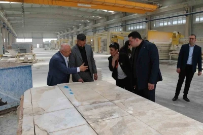 Eskipazar sarı traverten taşı i&ccedil;in Afyon&rsquo;da inceleme gezisi
