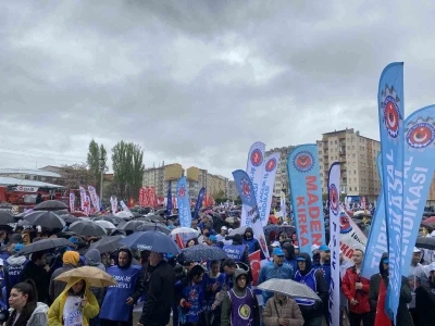 Eskişehir&rsquo;de 1 Mayıs 2 bin kişi ile kutlandı
