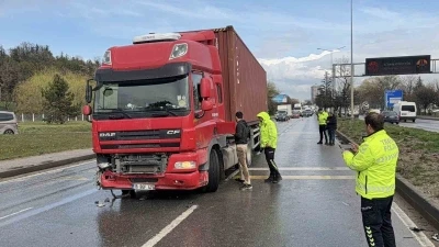 Eskişehir&rsquo;de 4 aracın karıştığı zincirleme kazada 1 kişi yaralandı
